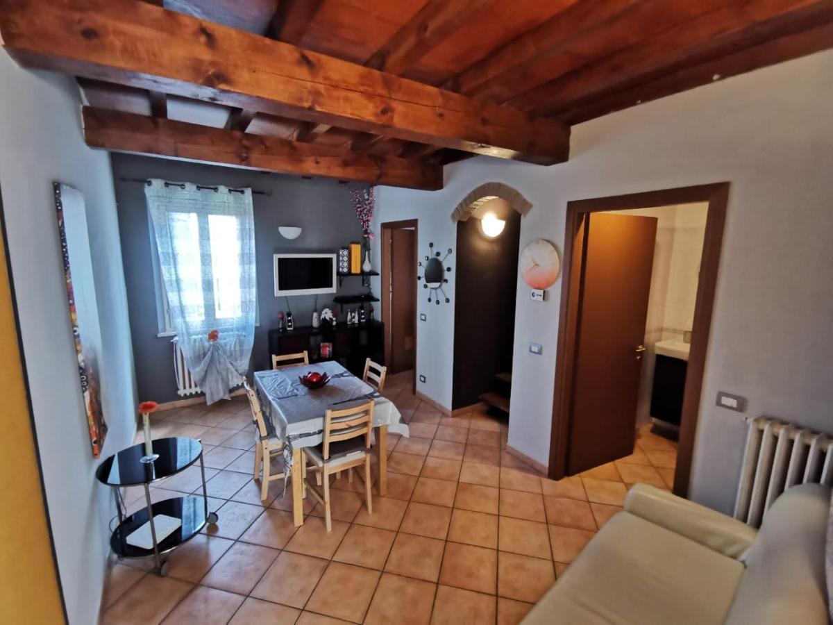 Apartment In The City Center With Self Check-In Parma Eksteriør billede